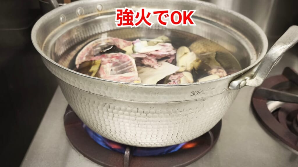 スッポンのさばき方：強火で炊く